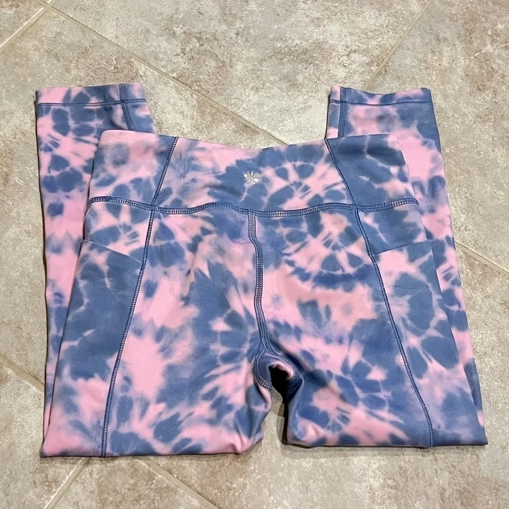 Athleta Girls High Rise Stash Your Treasures High Rise Capri Leggings Tie Dye M